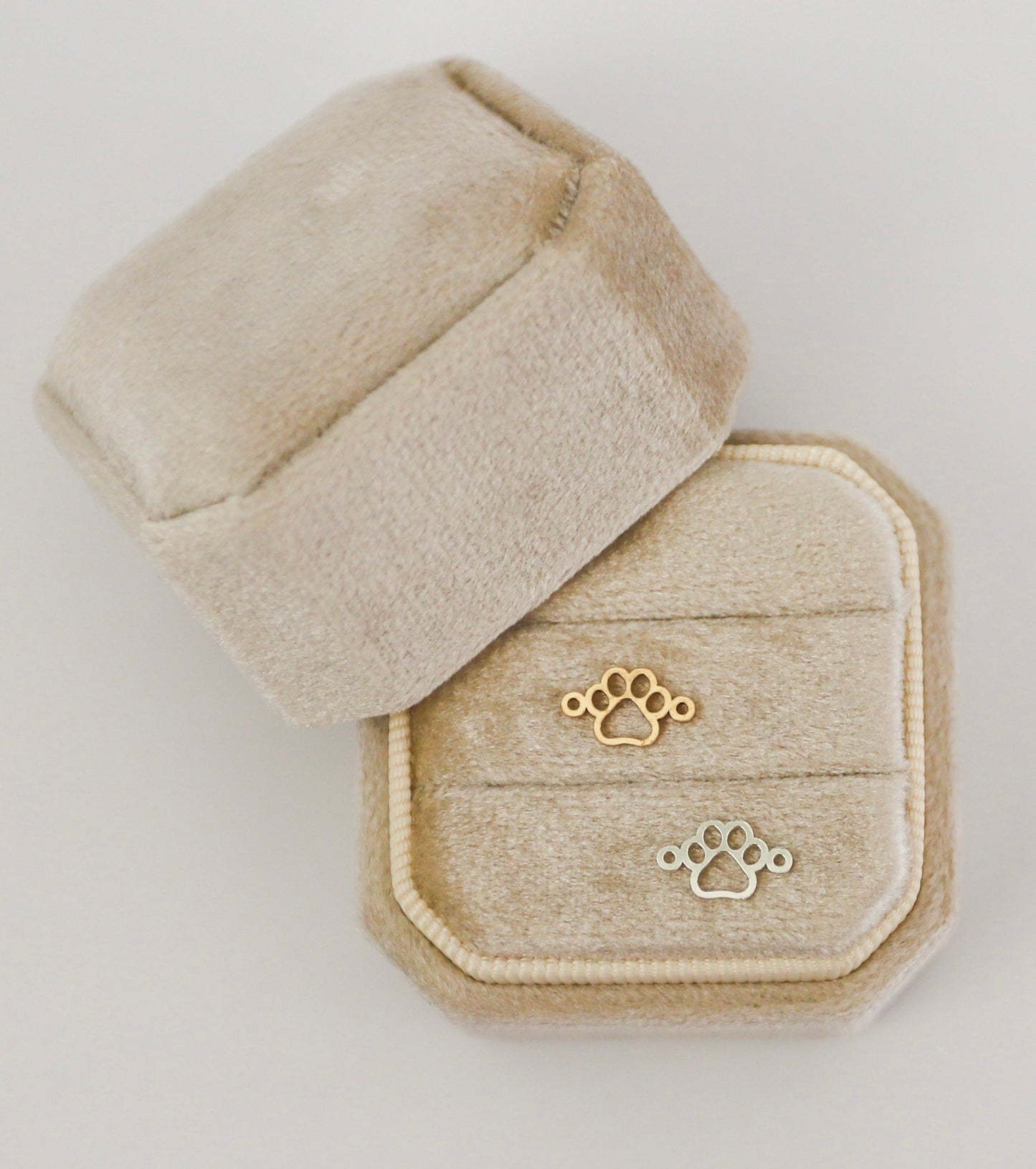 Paw Print Connector