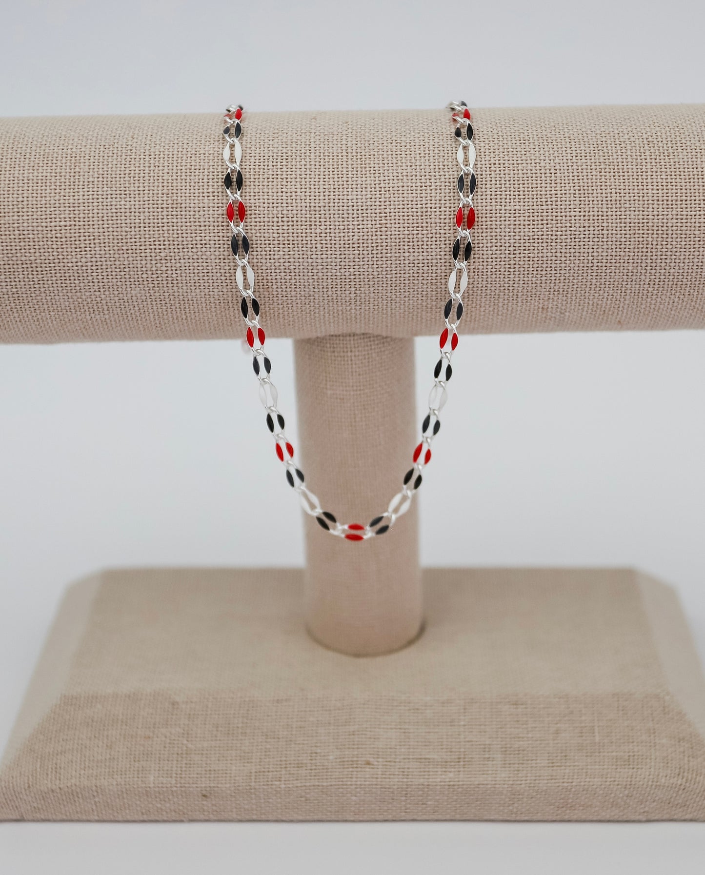 Plated Enamel Chain - Red/Gray/Black/White