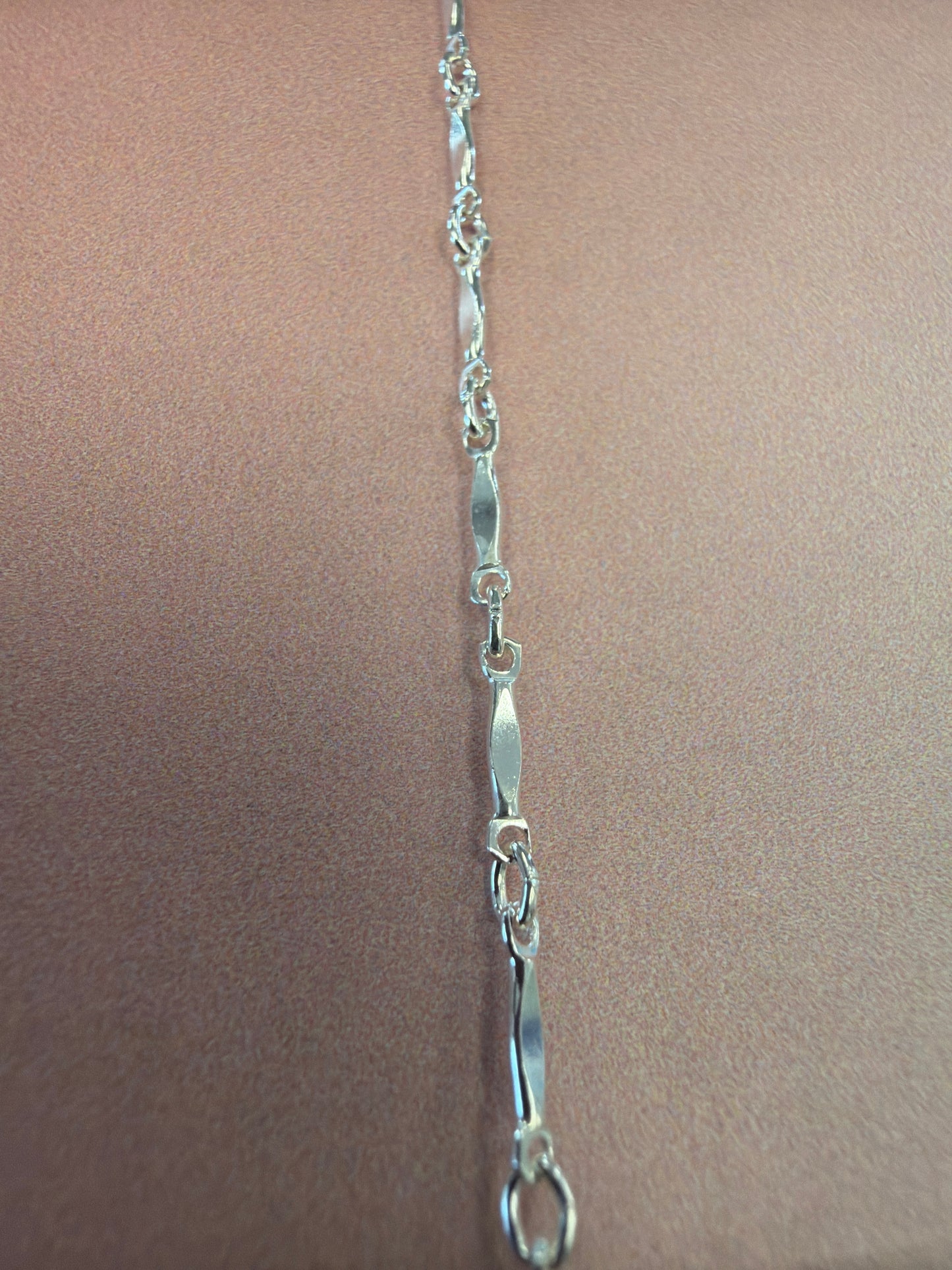 Small Dapped Bar Chain