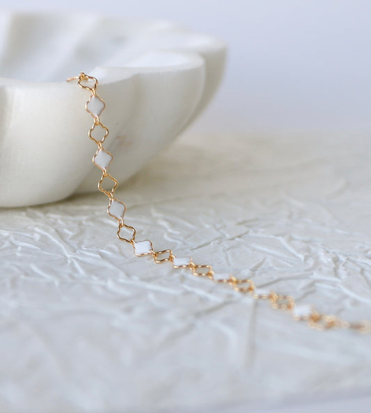 1+1 Clover Chain - White