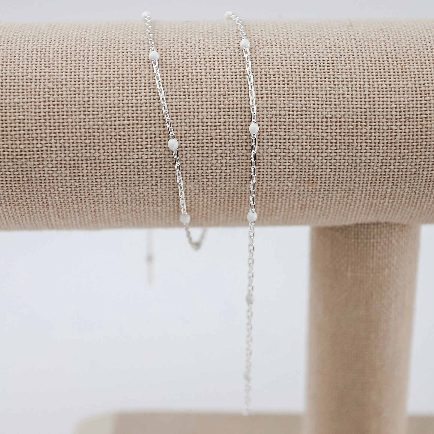 White Enamel Satellite Chain