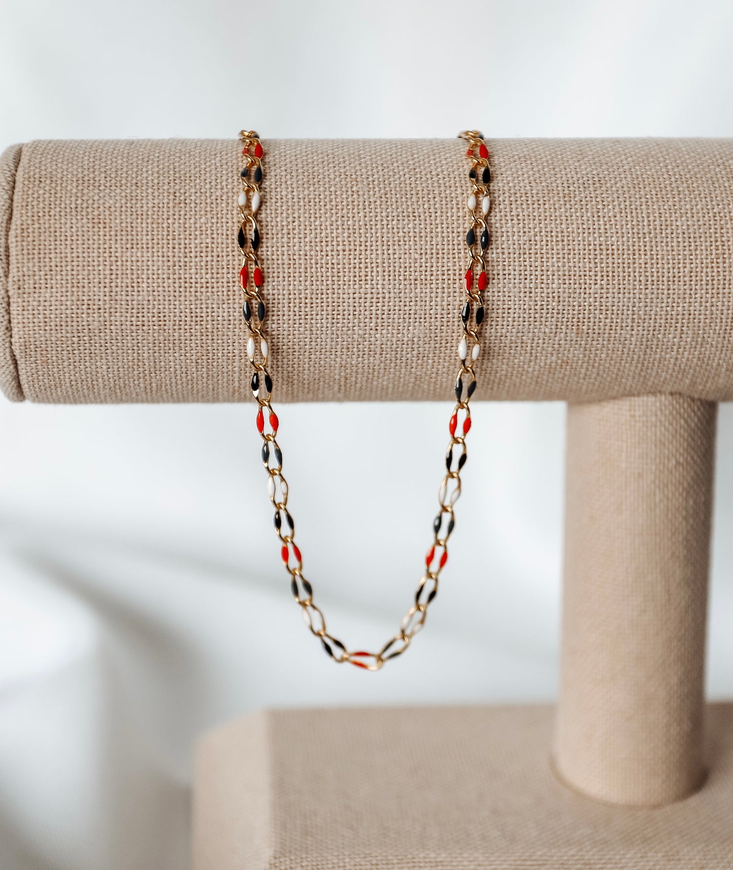 Plated Enamel Chain - Red/Gray/Black/White